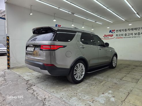 Land Rover Discovery 3.0 TD6 HSE Luxury — пробег 129 073 км — фото 2 из 5