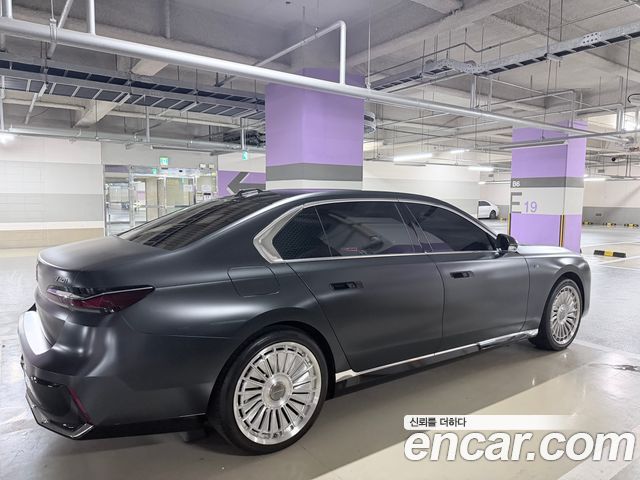 BMW 7-Series 740i sDrive M Sport — пробег 40 000 км — фото 2 из 5