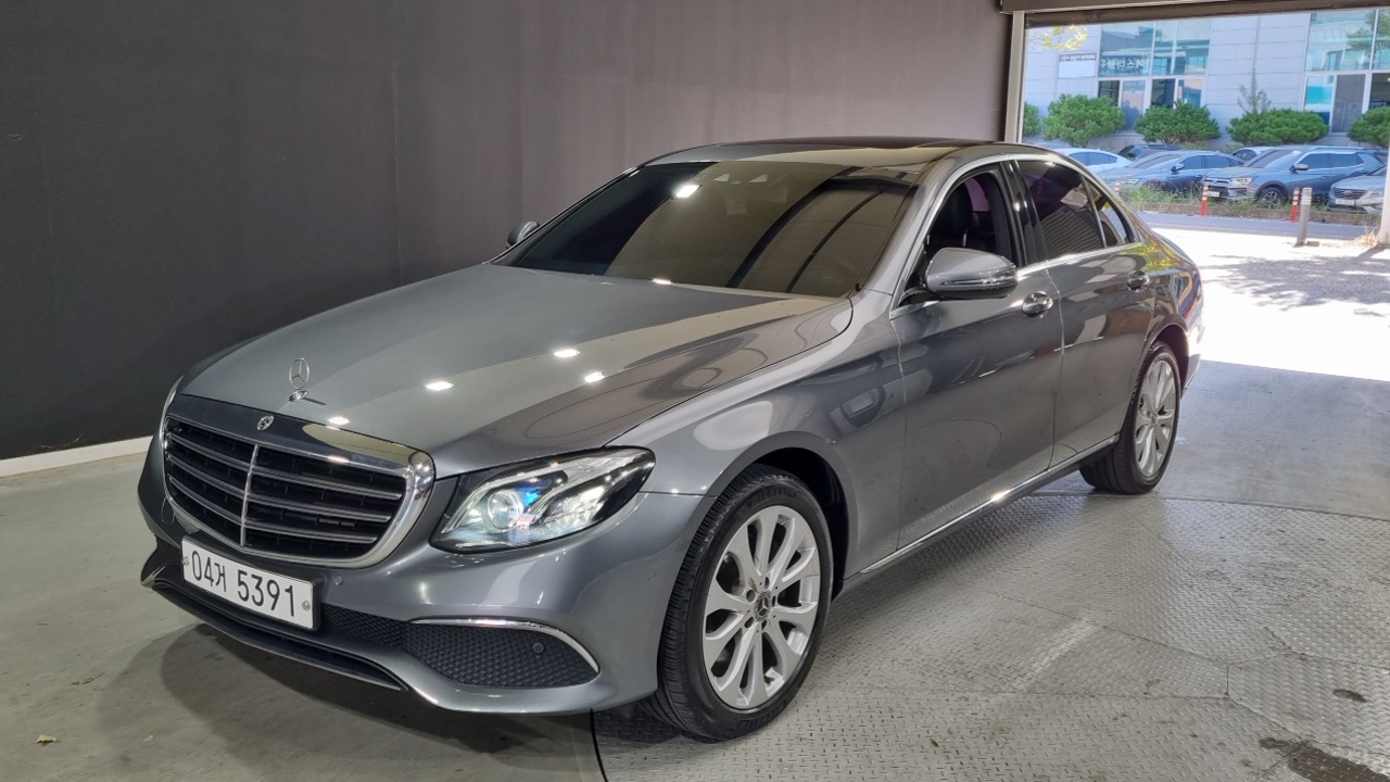 Mercedes-Benz E-Class из Кореи Encar