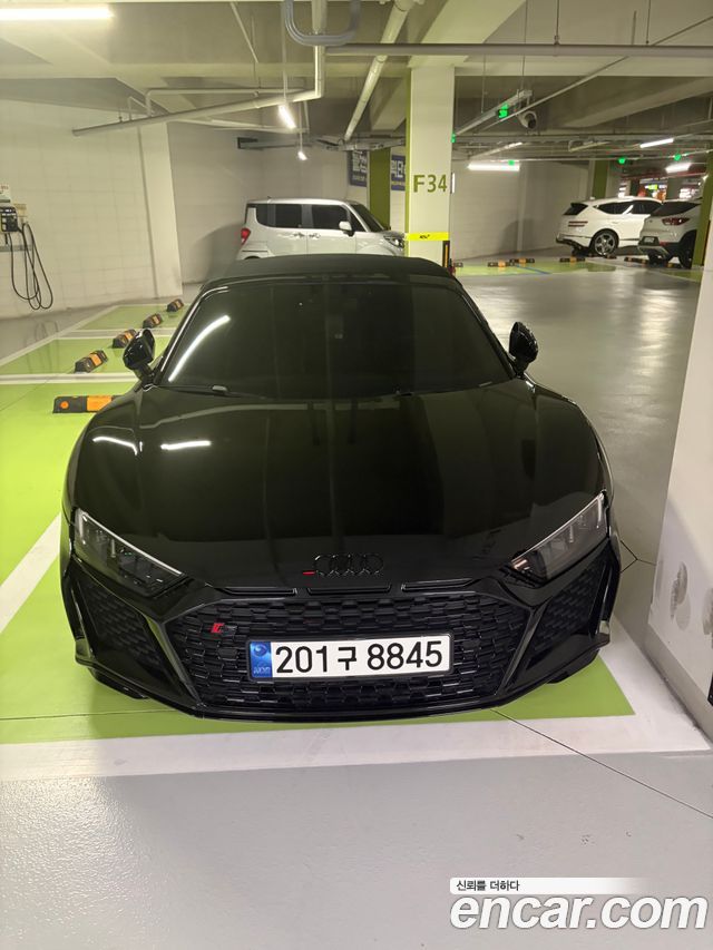 Audi R8 5.2 V10 Performance Spyder — пробег 27 000 км — фото 2 из 5