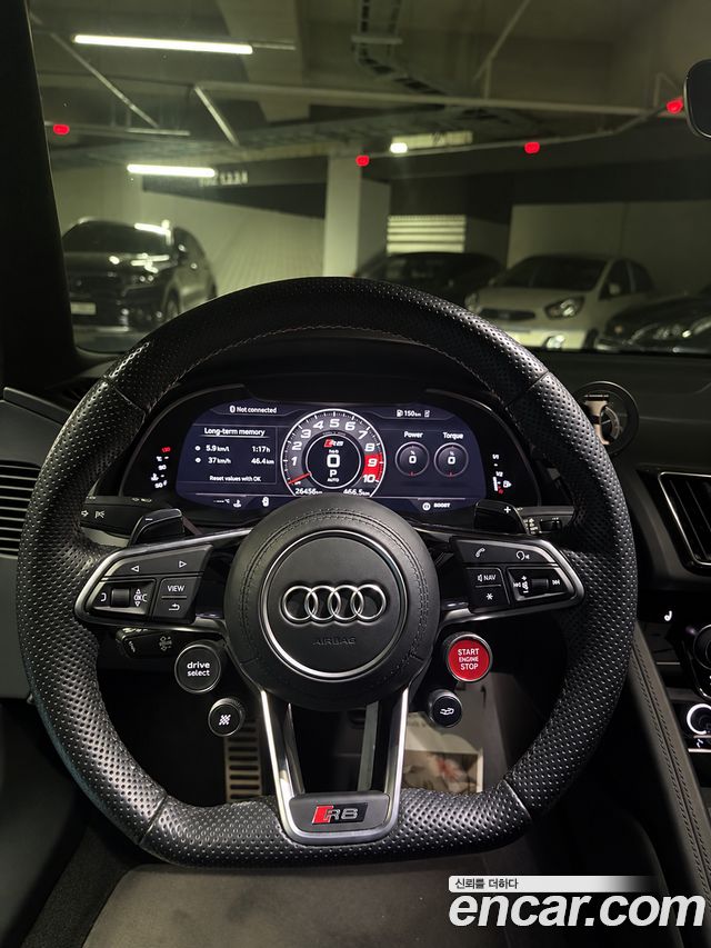 Audi R8 5.2 V10 Performance Spyder — пробег 27 000 км — фото 4 из 5