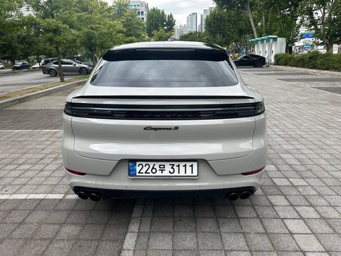 Porsche Cayenne 3.0 S E-Hybrid Coupe — пробег 26 000 км — фото 2 из 5