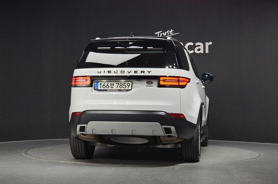 Land Rover Discovery 3.0 SD6 HSE — пробег 25 904 км — фото 4 из 5