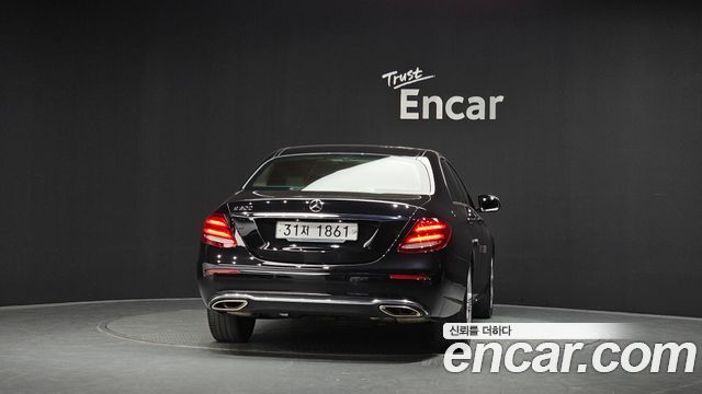 Mercedes-Benz E-Class из Кореи Encar