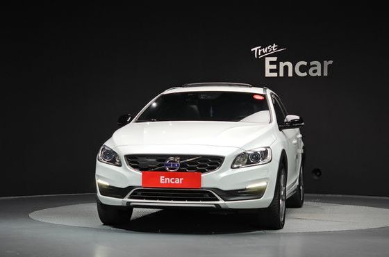 Volvo V60 D4 — пробег 129 797 км — фото 3 из 5