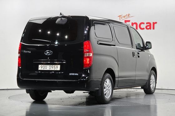 Hyundai Starex Van 3-Seater Smart — пробег 45 280 км — фото 2 из 5