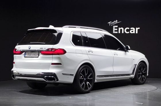 BMW X7 xDrive 40i M Sport 6STR — пробег 105 383 км — фото 2 из 5