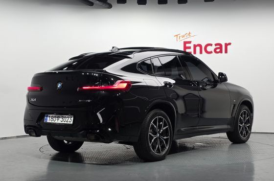 BMW X4 xDrive20i M Sports Pro — пробег 18 630 км — фото 2 из 5