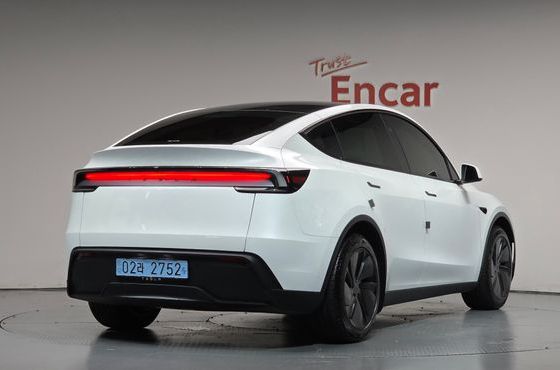 Tesla Model Y RWD — пробег 2 525 км — фото 2 из 5