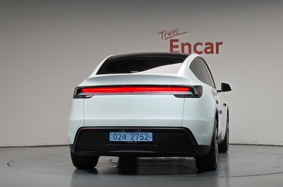 Tesla Model Y RWD — пробег 2 525 км — фото 4 из 5