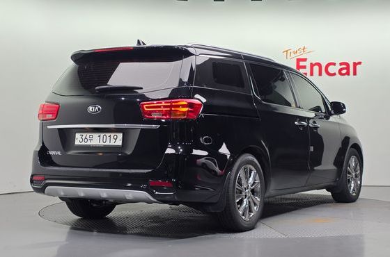 Kia Carnival 9-Seater Prstige — пробег 162 483 км — фото 2 из 5