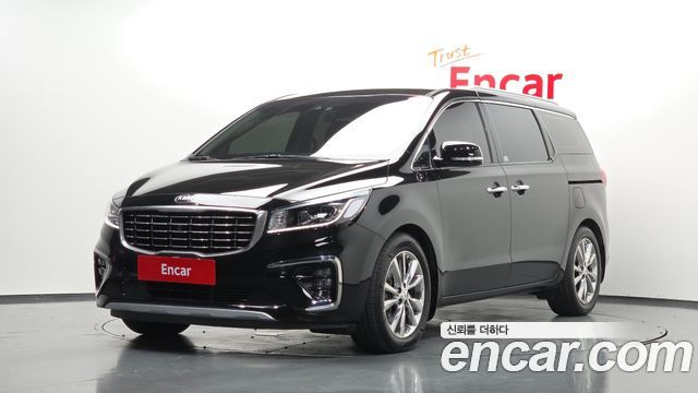 Kia Carnival Gasoline 7-Seater Limousine VIP — пробег 95 653 км — фото 1 из 5