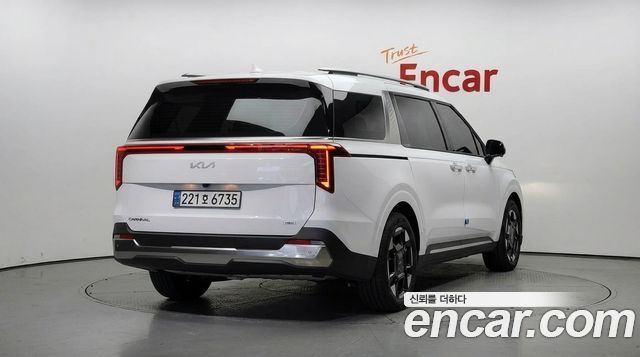Kia Carnival HEV 9seater Signature — пробег 49 778 км — фото 2 из 5