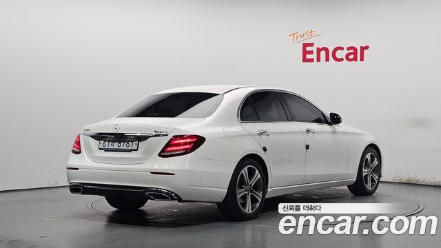 Mercedes-Benz E-Class из Кореи Encar