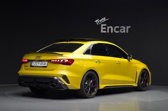 Audi RS3 2.5 TFSI Quattro — пробег 5 305 км — фото 2 из 5