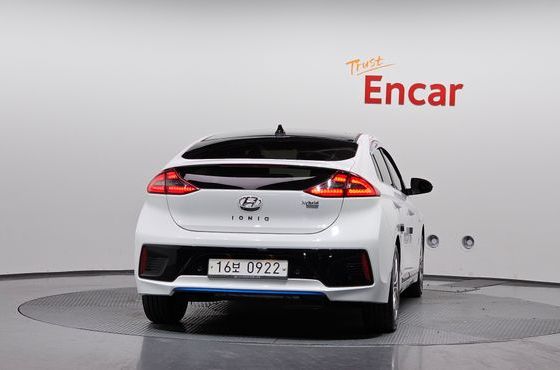Hyundai Ioniq Q — пробег 132 843 км — фото 4 из 5
