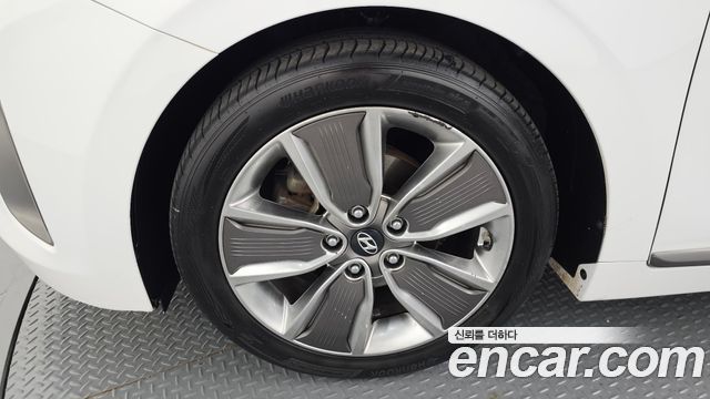 Hyundai Ioniq Q — пробег 132 843 км — фото 5 из 5