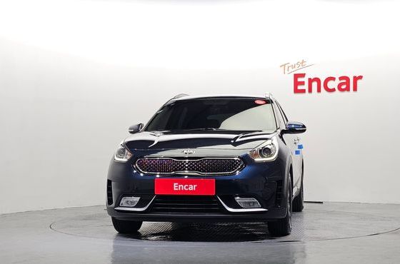 Kia Niro Prestige — пробег 139 293 км — фото 3 из 5