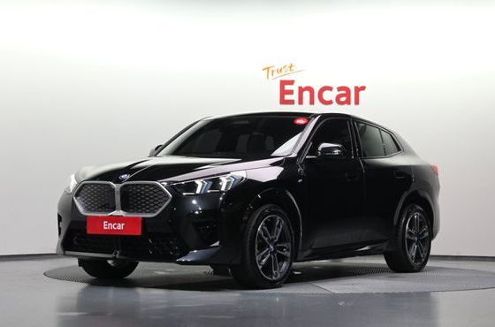 BMW iX2 eDrive 20 M Sport — пробег 22 139 км — фото 1 из 5