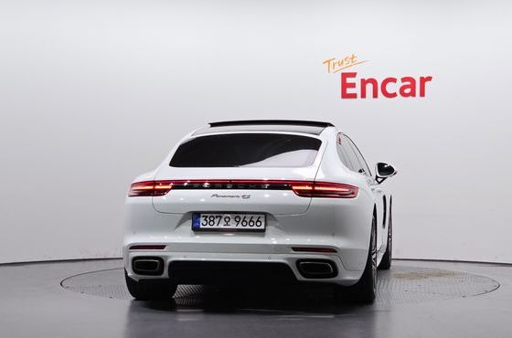 Porsche Panamera 3.0 AWD — пробег 54 073 км — фото 4 из 5