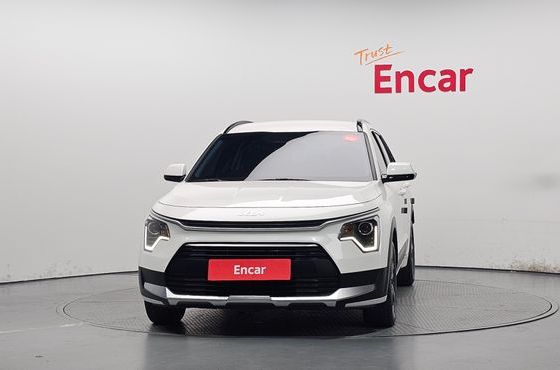 Kia Niro Prestige — пробег 30 381 км — фото 3 из 5