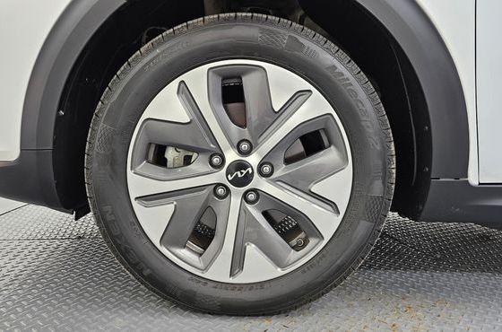 Kia Niro Prestige — пробег 129 849 км — фото 5 из 5