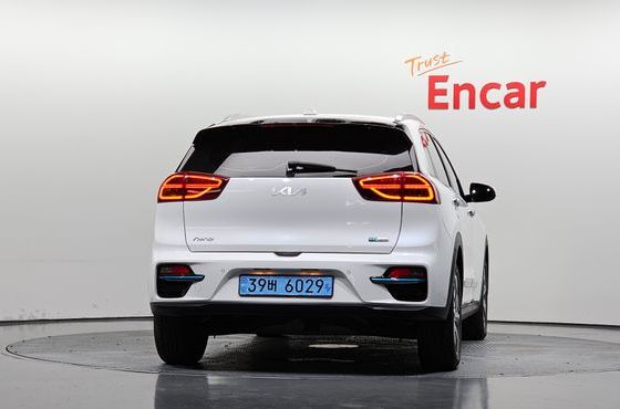 Kia Niro Prestige — пробег 80 548 км — фото 4 из 5