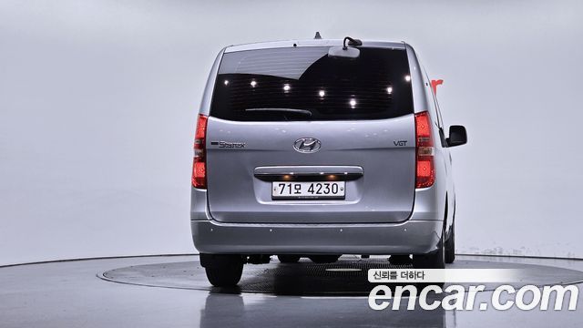 Hyundai Starex 11-Seater Wagon Smart — пробег 225 026 км — фото 4 из 5