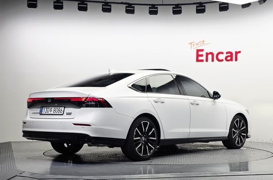 Honda Accord 2.0 Hybrid Touring — пробег 40 490 км — фото 2 из 5