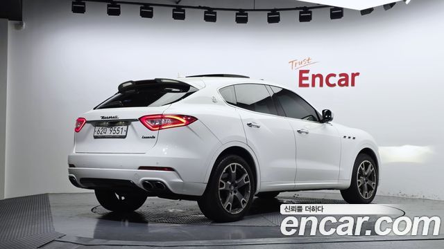 Maserati Levante 3.0 Diesel AWD Sport — пробег 124 448 км — фото 2 из 5
