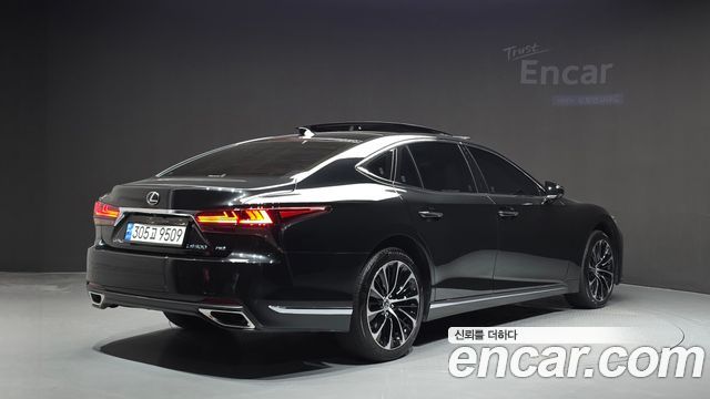 Lexus LS 3.5 Luxury AWD — пробег 59 743 км — фото 2 из 5