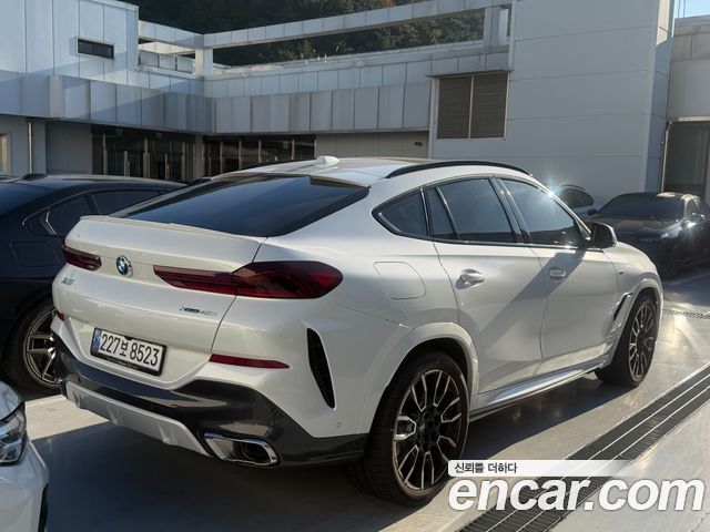 BMW X6 xDrive40i M Sport — пробег 15 415 км — фото 4 из 5