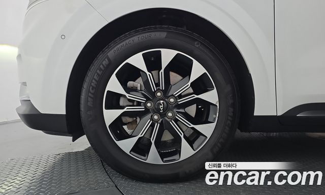 Kia Carnival Gasoline 7-Seater Signature — пробег 80 887 км — фото 5 из 5