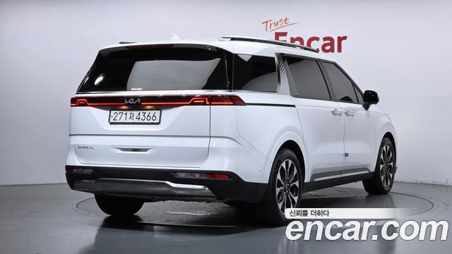 Kia Carnival Diesel 7-Seater Signature — пробег 45 051 км — фото 2 из 5