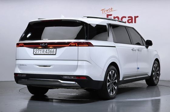Kia Carnival Diesel 7-Seater Signature — пробег 45 051 км — фото 2 из 5