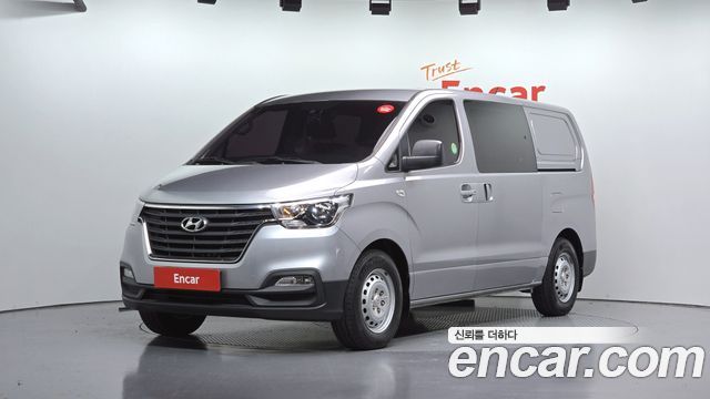 Hyundai Starex Van 5-Seater Style — пробег 209 616 км — фото 1 из 5