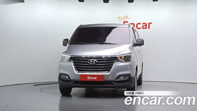 Hyundai Starex Van 5-Seater Style — пробег 209 616 км — фото 3 из 5