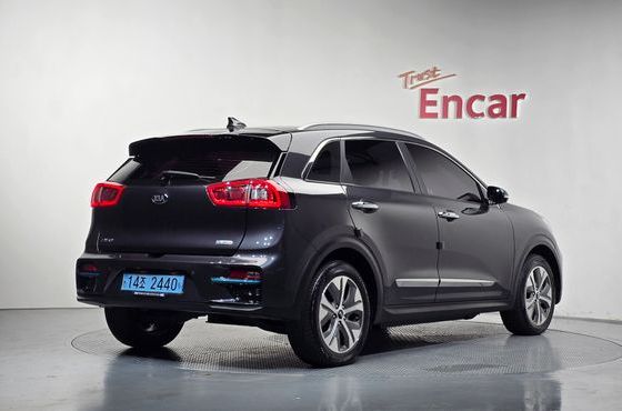 Kia Niro Noblesse — пробег 88 760 км — фото 2 из 5