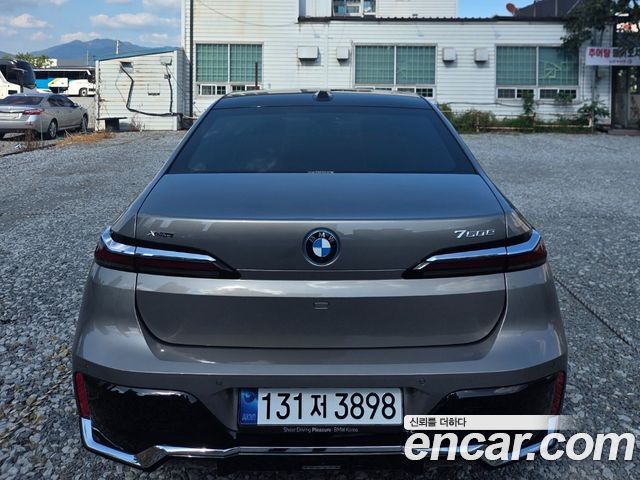 BMW 7-Series 750e xDrive M Sport — пробег 6 500 км — фото 5 из 5