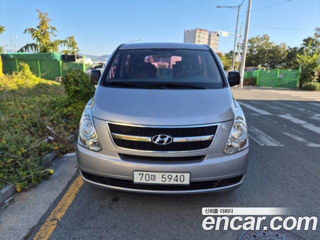 Hyundai Starex 12-Seater Wagon CVX Deluxe — пробег 222 085 км — фото 2 из 5