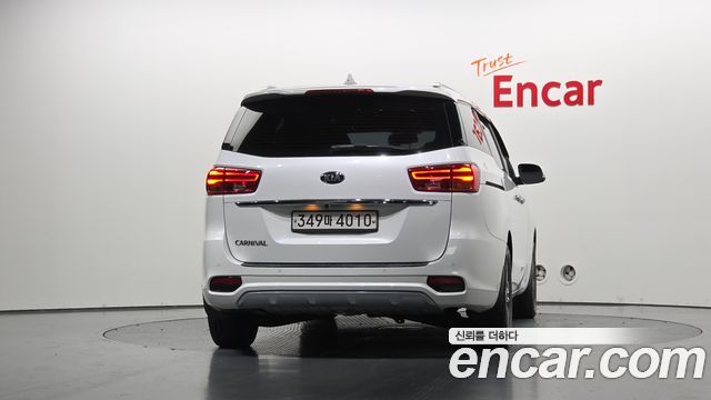 Kia Carnival из Кореи Encar
