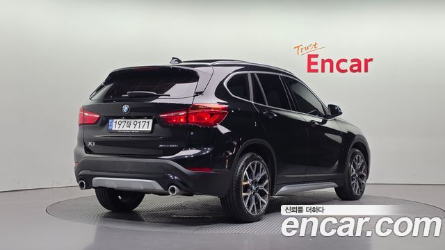 BMW X1 xDrive 20i xLine — пробег 22 673 км — фото 2 из 5