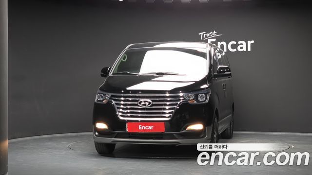 Hyundai Starex Urban 9-Seater Exclusive — пробег 135 342 км — фото 3 из 5