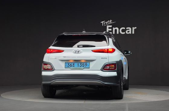 Hyundai Kona Premium — пробег 178 220 км — фото 4 из 5