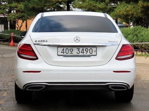 Mercedes-Benz E-Class E220d 4MATIC Exclusive — пробег 35 746 км — фото 4 из 5