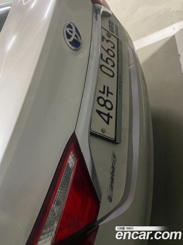 Toyota Camry Hybrid XLE — пробег 112 142 км — фото 2 из 5