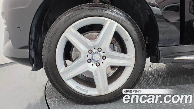Mercedes-Benz M-class ML350 BlueTEC 4MATIC — пробег 68 975 км — фото 5 из 5