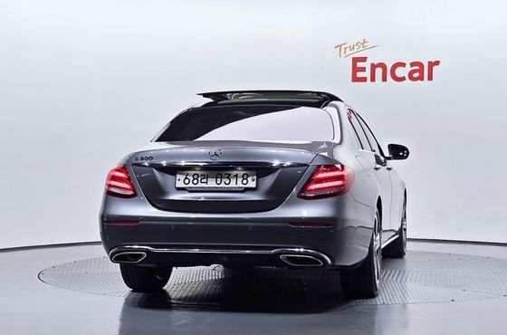 Mercedes-Benz E-Class E300 Avantgarde — пробег 131 114 км — фото 4 из 5