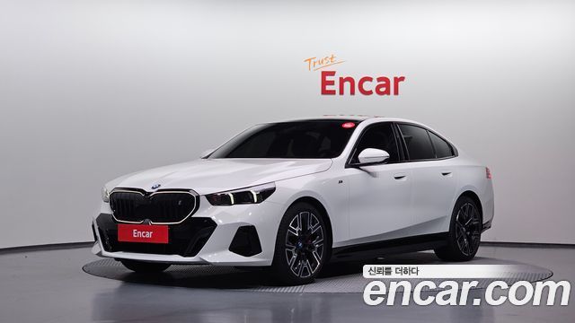 BMW i5 eDrive 40 M Sport Pro — пробег 37 645 км — фото 1 из 5