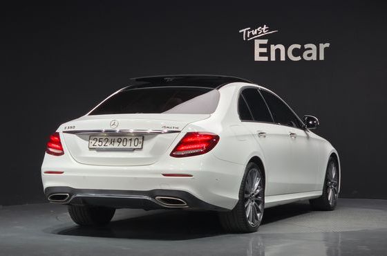 Mercedes-Benz E-Class E350 4MATIC AMG Line — пробег 87 251 км — фото 2 из 5